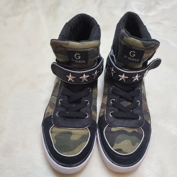 guess sneakers camouflage